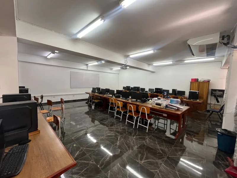 Puestos de trabajo del laboratorio técnico de informática